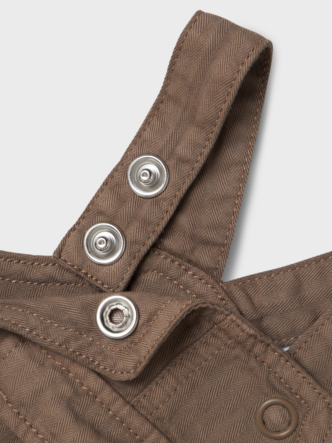 model_shot-front_full